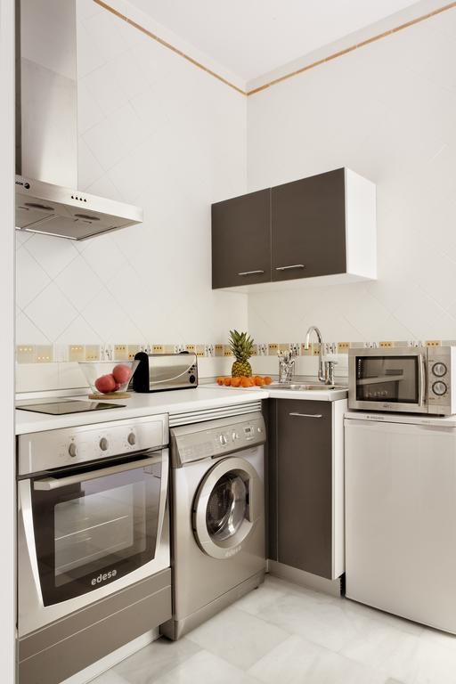 Apartamentos Mariscal Seville Exterior photo