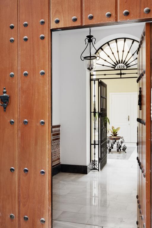 Apartamentos Mariscal Seville Exterior photo