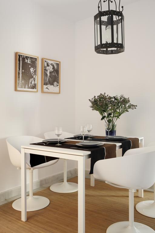 Apartamentos Mariscal Seville Room photo