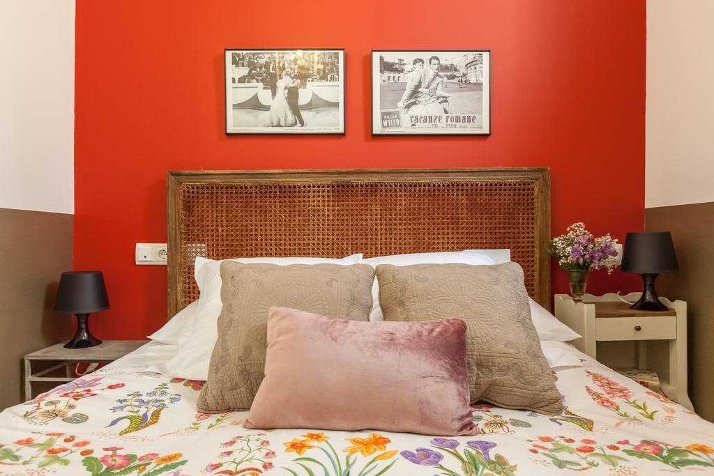Apartamentos Mariscal Seville Exterior photo